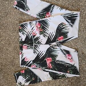 Fabletics Black and Pink Tropical Print Leggings Sheer Panels Size XXS